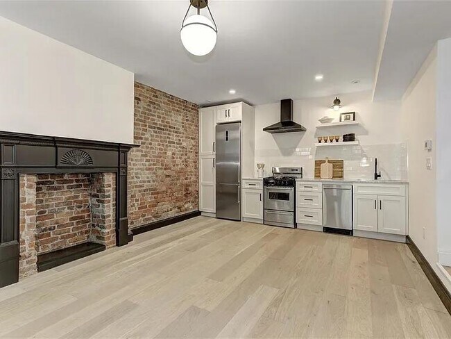 Building Photo - 633 Jersey Ave