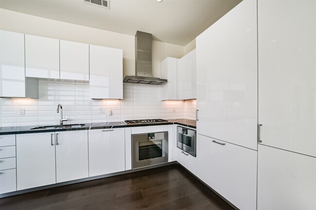 Building Photo - 4521 San Felipe St