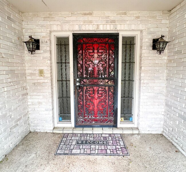 Building Photo - 11103 Whisper Hollow