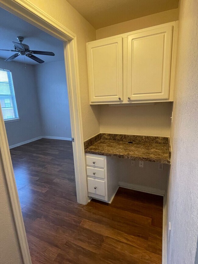 Building Photo - Pool View 1 Bedroom at Uptown Place