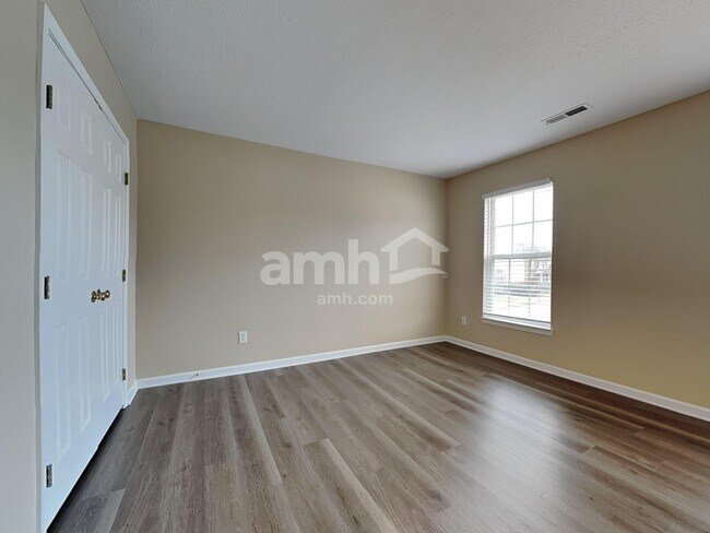 Building Photo - 10 Hunterbrook Ct