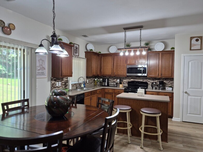 Building Photo - 4341 Comfort Trl