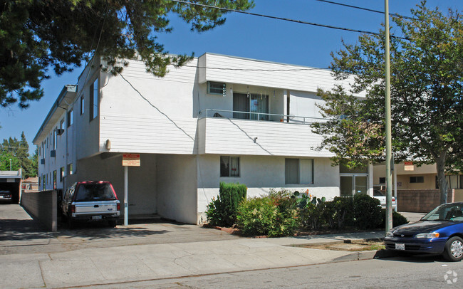 Building Photo - Canby Apts