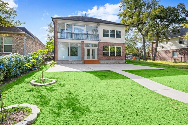 Building Photo - 107 Island Blvd