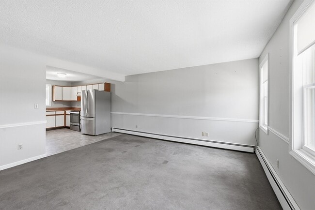 Building Photo - 146 Hecla St