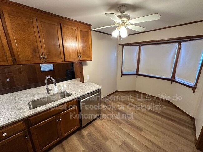 Building Photo - 7839 Robinson St