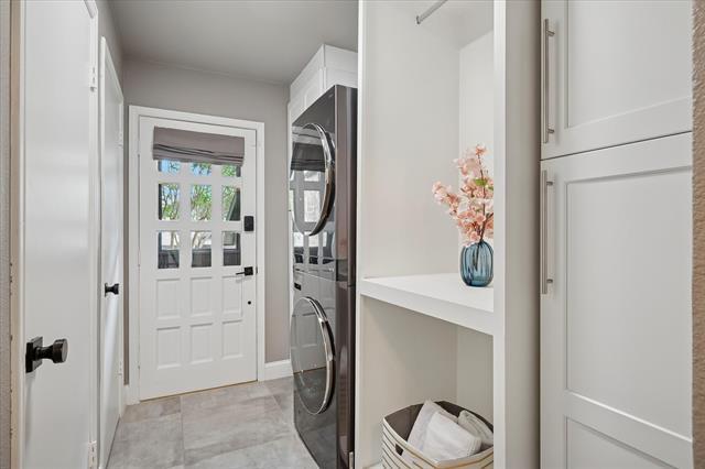 Building Photo - 6935 Helsem Way