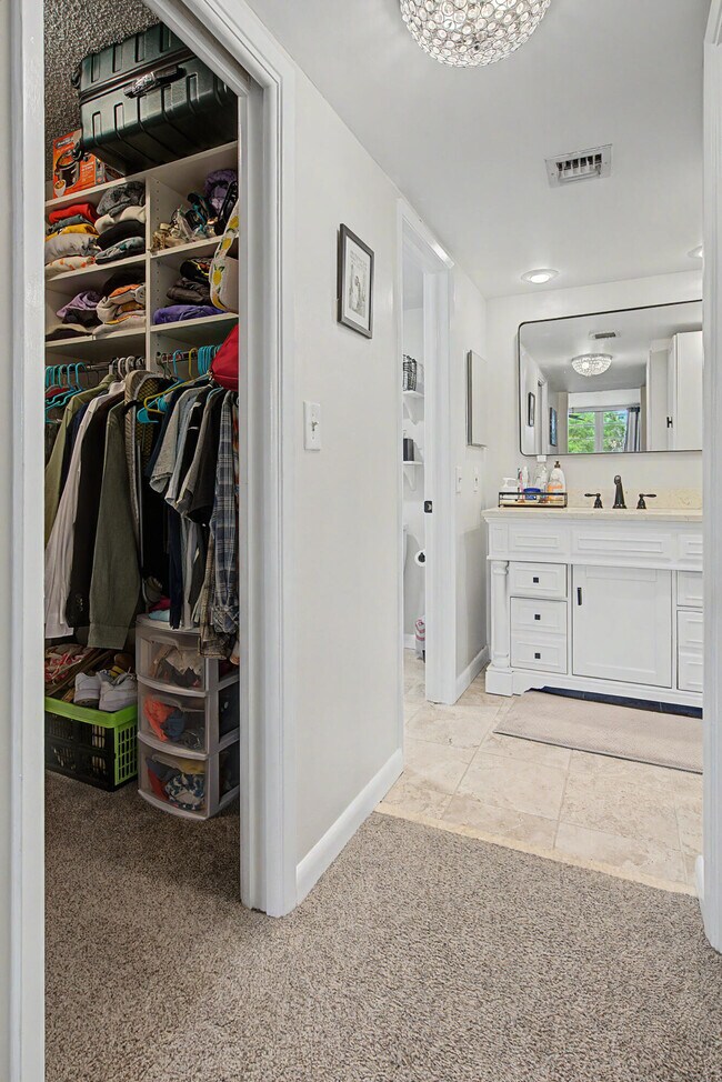 Building Photo - 3930 Oaks Clubhouse Dr