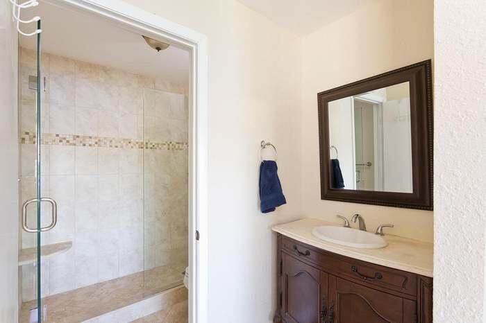 Building Photo - 39 Mayfair Ln