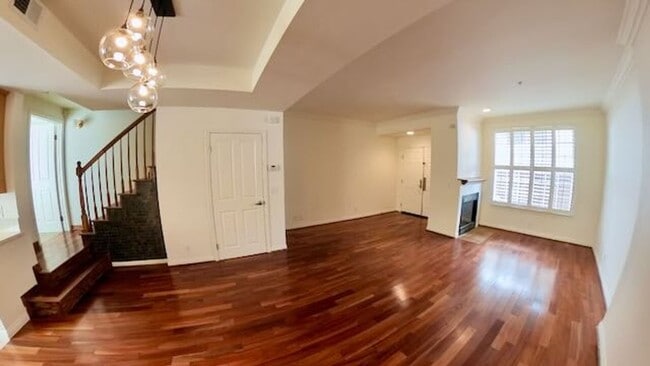 Building Photo - Beautiful 3 Story Townhouse with Roof Deck and Parking in Culver City!