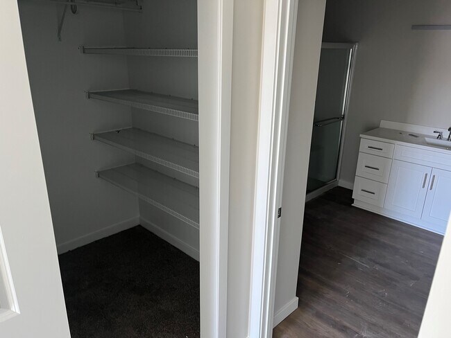 Building Photo - 8500 Thompson Run Rd