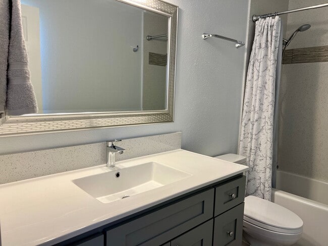 Building Photo - Great Natural light, Treetop Views with 2 Primary Suites plus OFFICE and a 2 car garage, It is li...