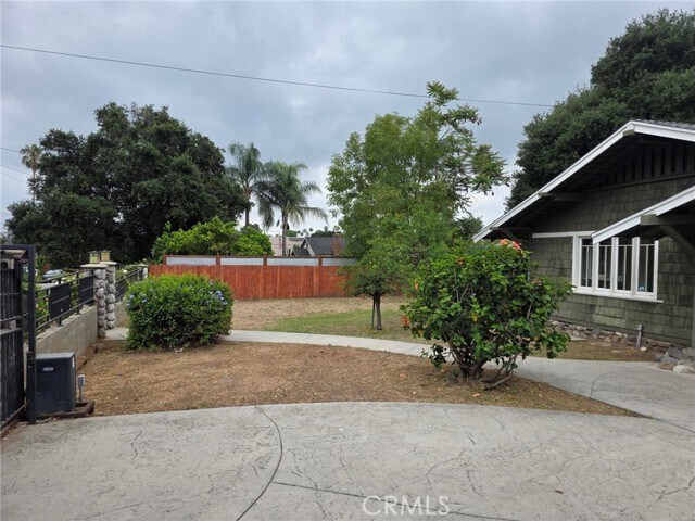 Building Photo - 2121 Garfield Ave