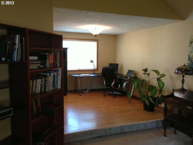Building Photo - 2228 NW 159th Pl