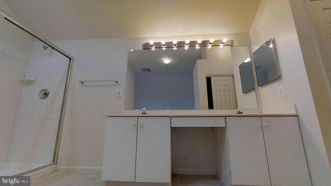 Building Photo - 2503 James Monroe Cir