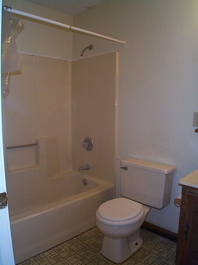 Building Photo - McAleer