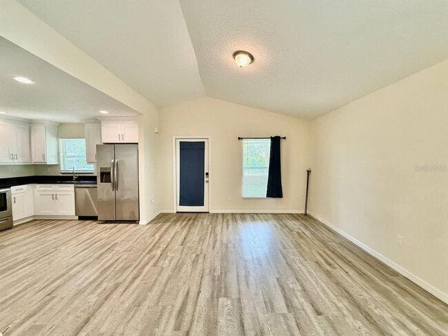Building Photo - 2904 E Columbus Dr