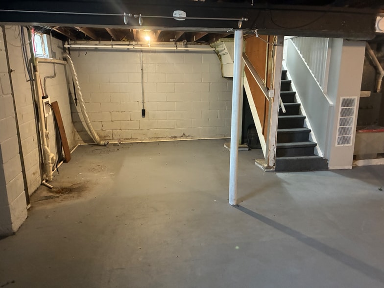 Building Photo - 25 St Cabrini Ct