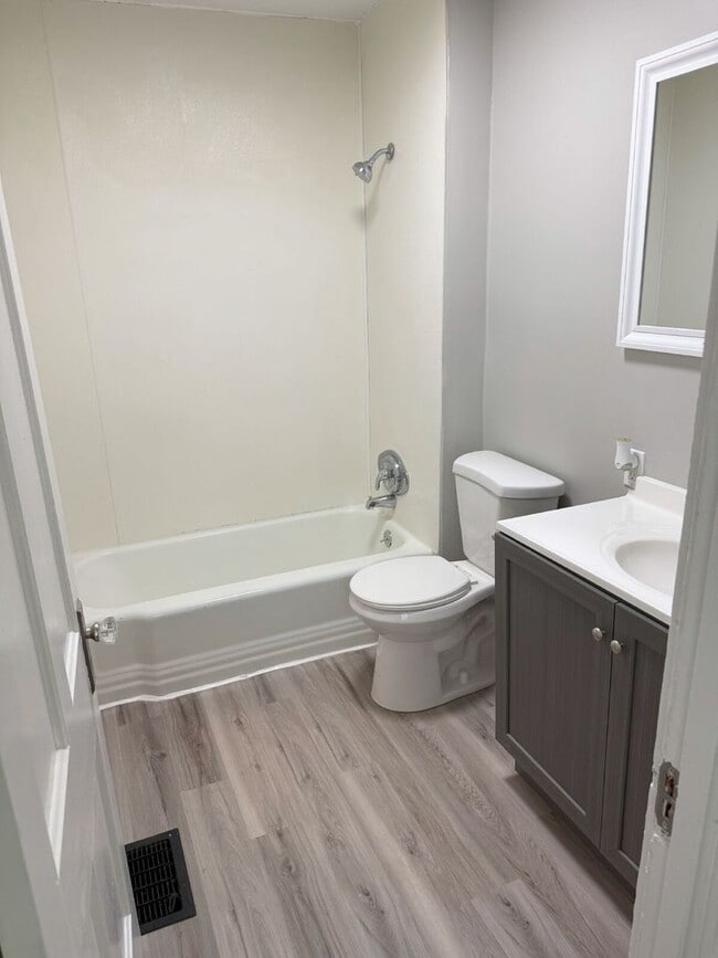 Primary Photo - 3 bedroom, 1 bath remodeled home