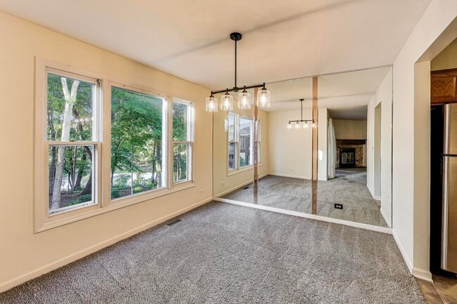 Building Photo - 534 River Front Cir