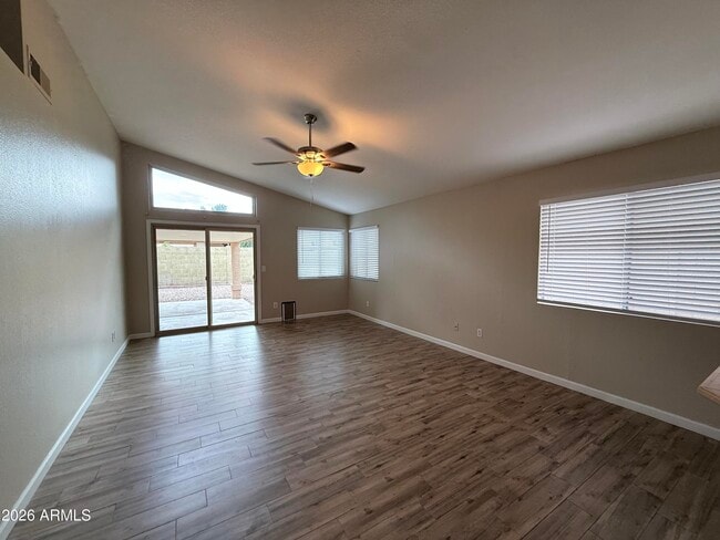 Building Photo - 2307 W Gail Dr