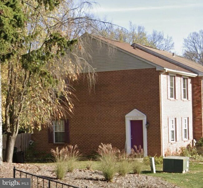 Building Photo - 6674 Ducketts Ln