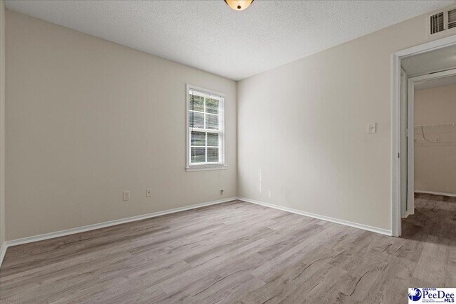 Building Photo - 319 Revell Dr