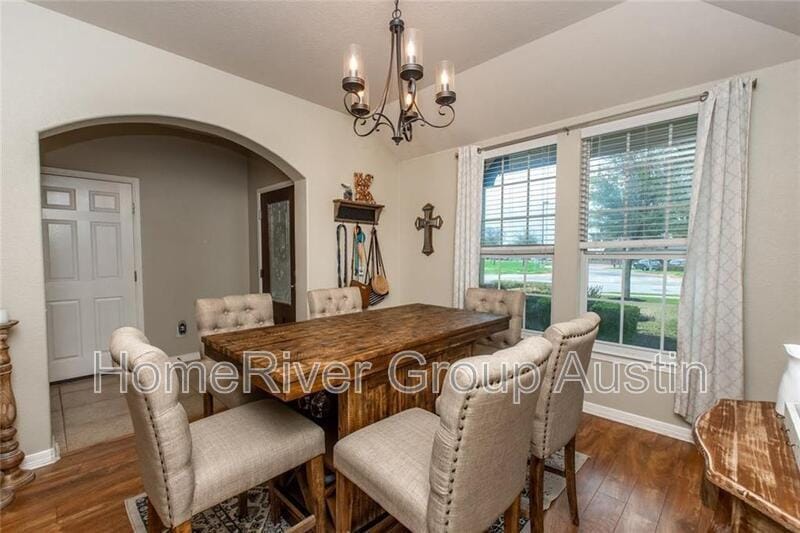 Building Photo - 4235 Fairmeadow Dr