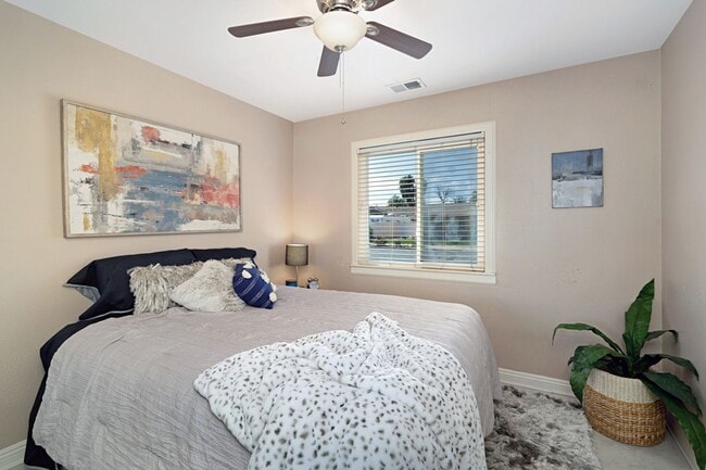 Building Photo - Beautiful 3BD 2BA House Sitting on Over 1/...