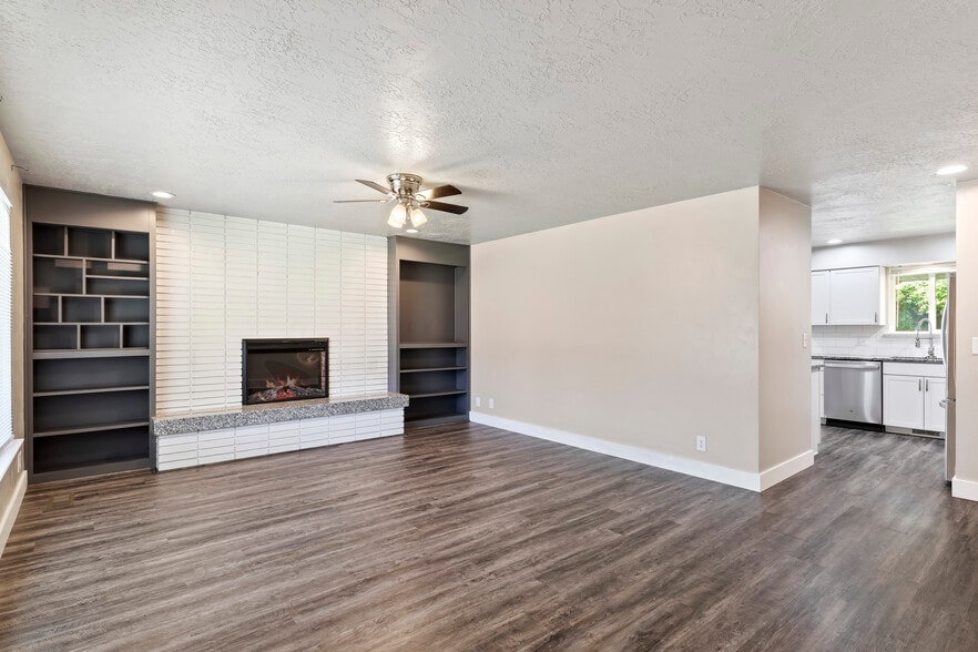 Building Photo - 1334 Henderson Dr