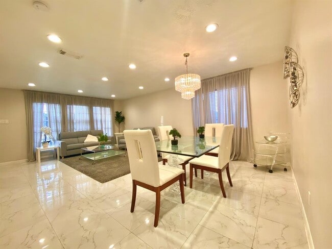 Building Photo - 738 Bridle Ridge Loop