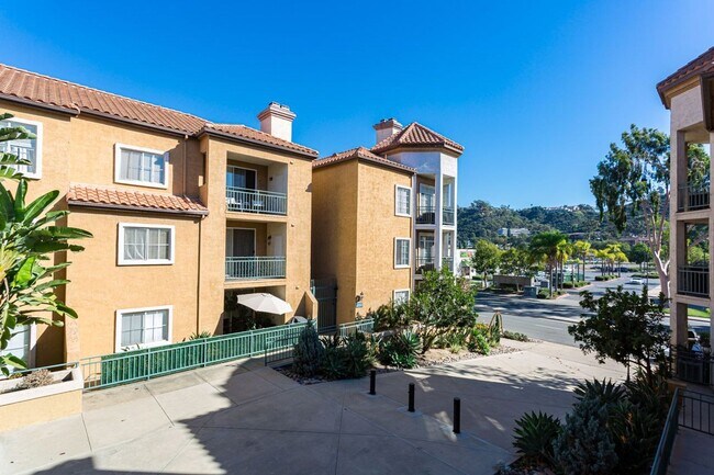 Building Photo - Corner condo in the highly desirable River Colony community!