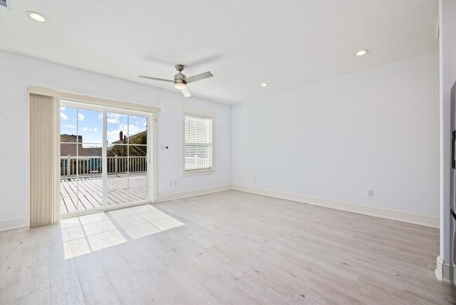 Building Photo - 2817 Avenue Q