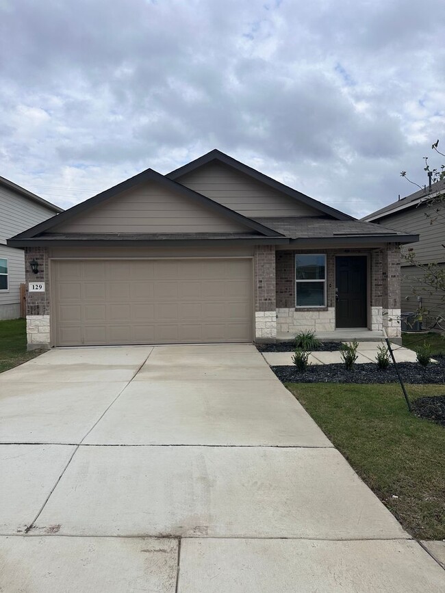 Building Photo - New home built in 2024 in Redbird Ranch 3/...