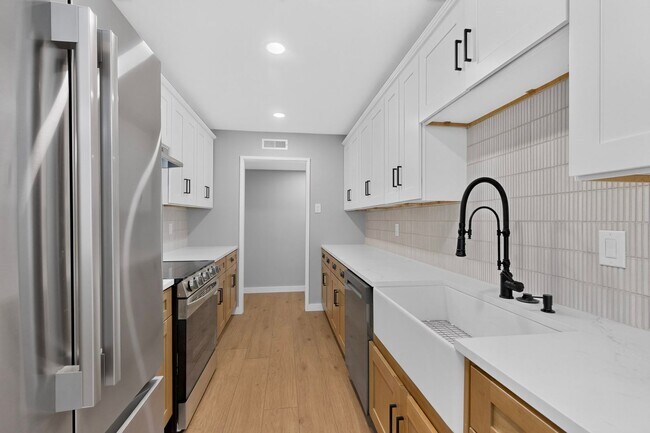 Building Photo - Plano Gem Ready To Be Your Home