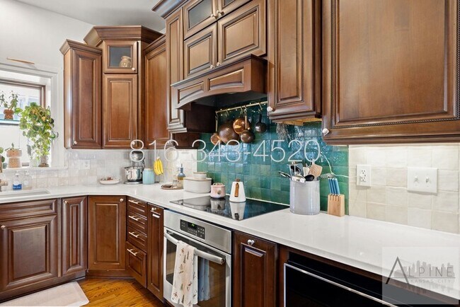 Building Photo - Indoor Pool! FULLY Furnished Short or Mid Term Rental