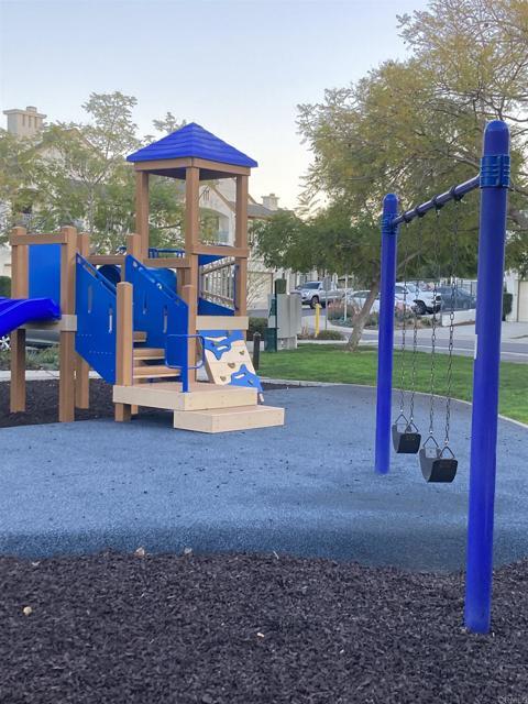 Building Photo - 16941 Meadowlark Ridge Rd