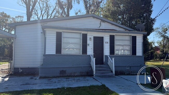 Building Photo - 1011 W 53rd St