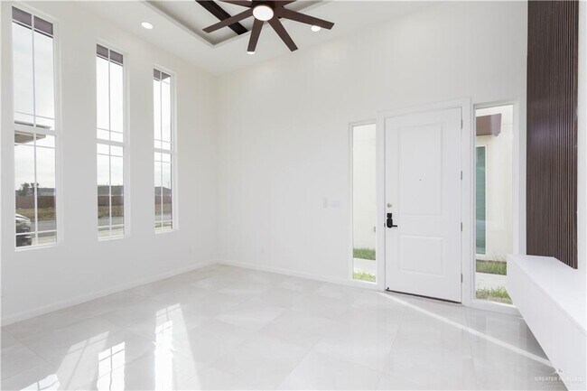 Building Photo - 14 Providence Ave