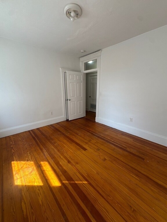 Building Photo - 14 Lyndhurst St