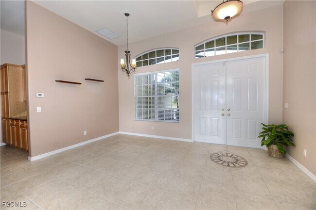 Building Photo - 522 SE 13th St