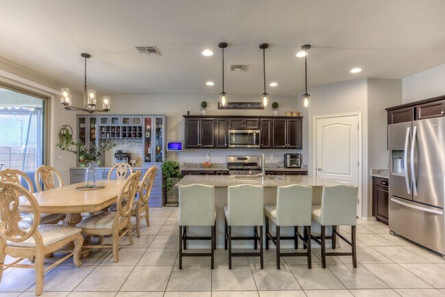 Building Photo - Stunning Home with Pool in La Estancia and...