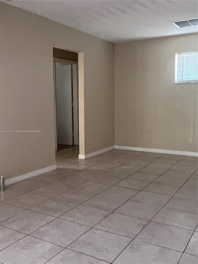 Building Photo - 15 Crossings Cir