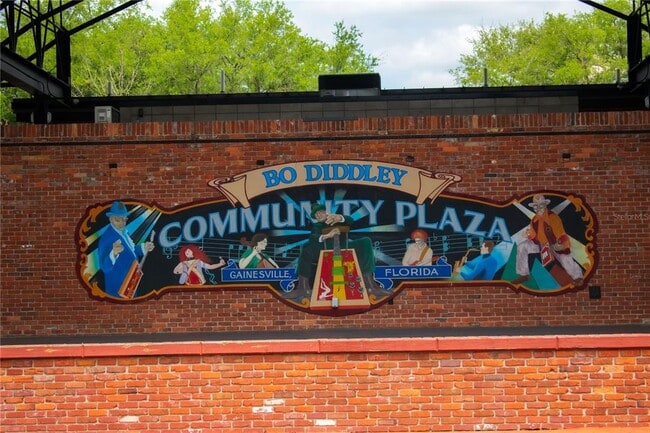 Building Photo - 211 SE 9 St