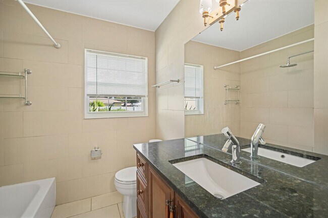Building Photo - Beautifully Updated Clearwater Home with M...