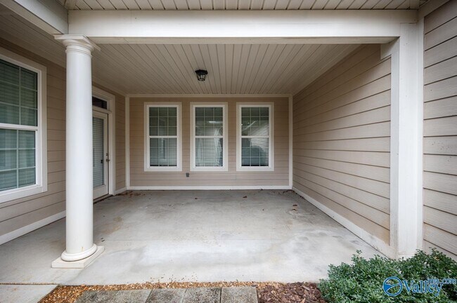 Building Photo - 74 NW Moore Farm Cir