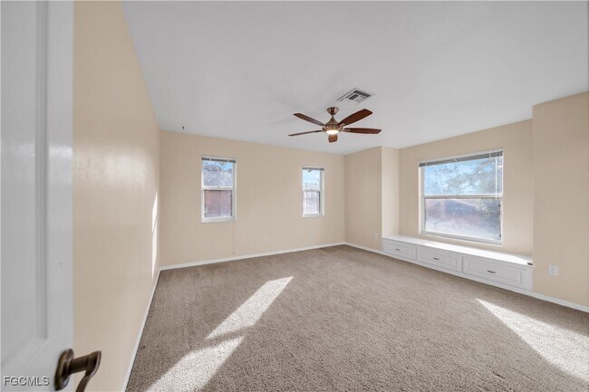 Building Photo - 2015 SE 12th St