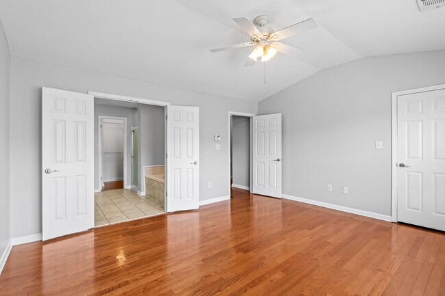 Building Photo - 2207 River Park Ct