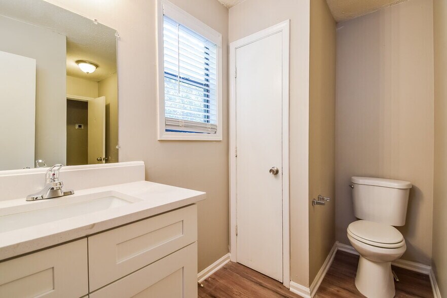 Building Photo - 5461 Austell Rd