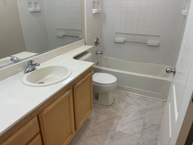 Building Photo - 2733 Sunflower Cir